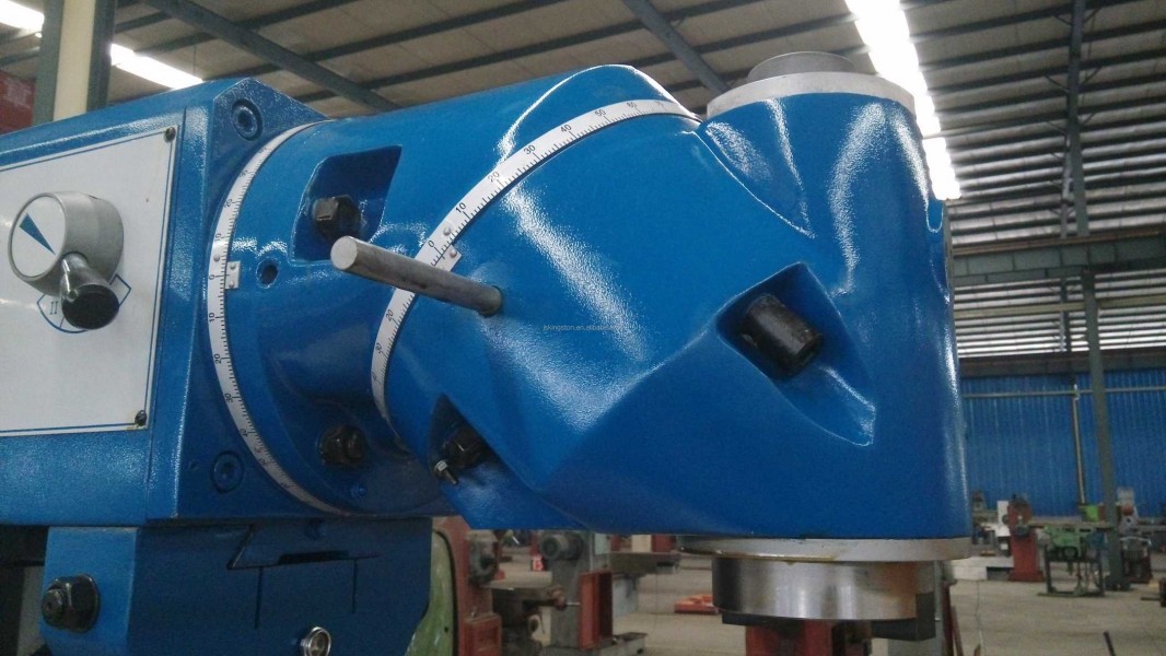 universal dividing head