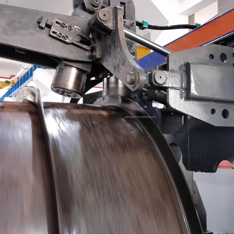 Pressure vessel spinning machine Pressure vessel spinning machine
